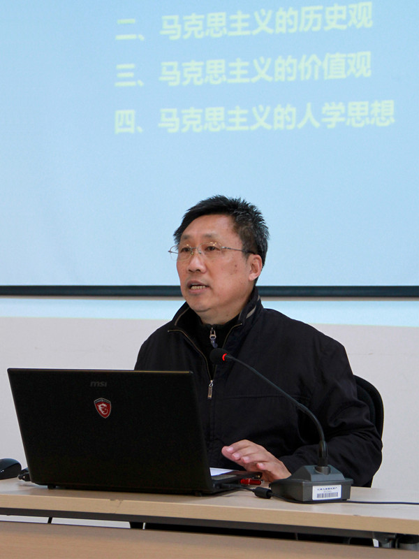 校党委副书记、纪委书记周小浦为51视频
第八届青马工程训练营学员作专题讲座